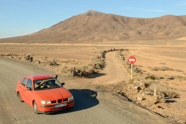 Ilha Lanzarote Espanha Janeiro 2021 Carro Dirigindo Uma Estrada Ilha — Fotografia de Stock