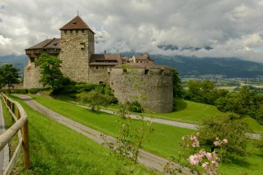 Vaduz Kalesi, Lihtenştayn Prensinin resmi konutu.