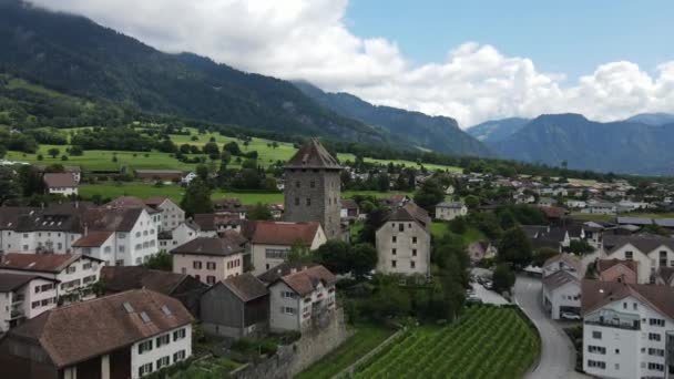 Drohnenblick Auf Schloss Meienfeld Meienfeld Den Schweizer Alpen — Stockvideo