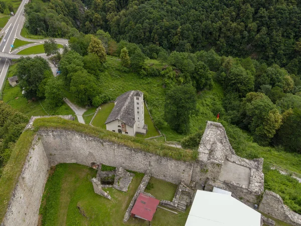 Drönare Utsikt Över Slottet Mesocco Schweiziska Alperna — Stockfoto