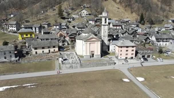 Vista Del Dron Pueblo Sonogno Valle Verzasca Los Alpes Suizos — Vídeos de Stock