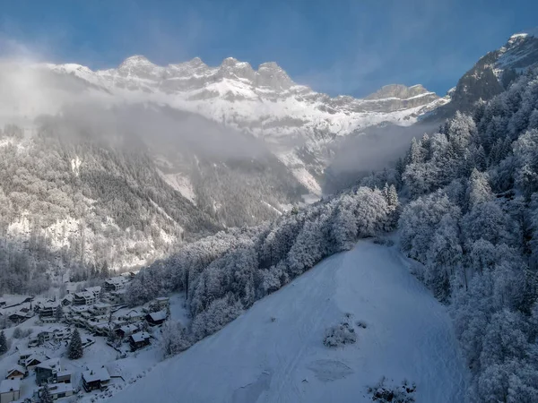 Vista Del Paisaje Invierno Pueblo Engelberg Los Alpes Suizos — Foto de Stock
