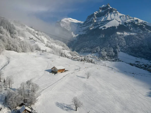 Vista Del Paisaje Invierno Pueblo Engelberg Los Alpes Suizos — Foto de Stock