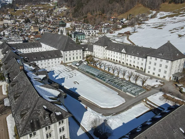 Vista Del Paisaje Invernal Monasterio Engelberg Los Alpes Suizos — Foto de Stock