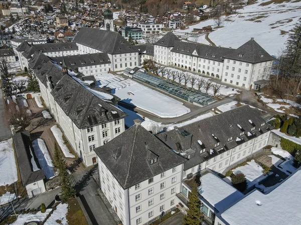 Vista Del Paisaje Invernal Monasterio Engelberg Los Alpes Suizos — Foto de Stock