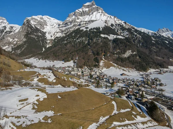 Zimní Krajina Pohled Vesnici Engelberg Švýcarských Alpách — Stock fotografie