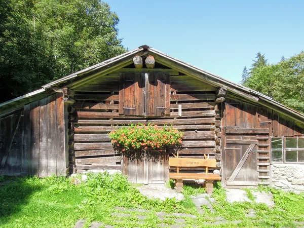 Chalé rural na aldeia de Engelberg — Fotografia de Stock