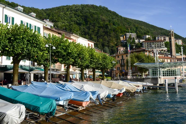 Le village de Campione d'Italia sur le lac de Lugano — Photo