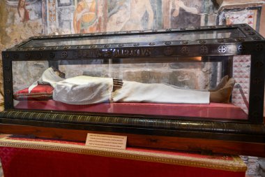 heremit gövdesi alberto besozzi