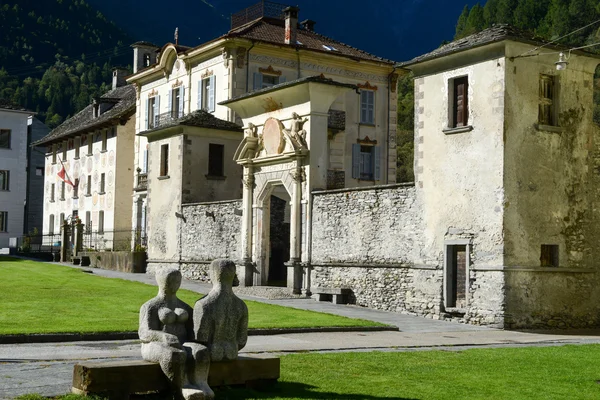 The old village of Cevio on Maggia valley — Stock Photo, Image