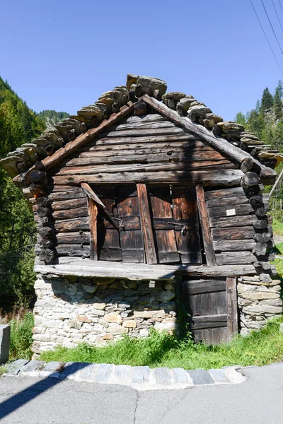 Antico fienile a Fusio sulla valle di Maggia — Foto Stock