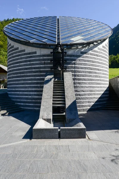 Kerk van mogno op maggia velley, Zwitserland — Stockfoto