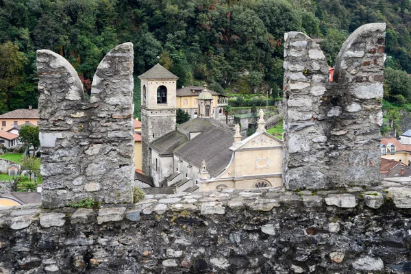 The Collegiate Church and fort Castelgrande at Bellinzona — Stock Photo, Image