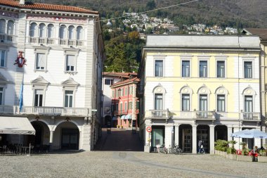 Eski evler Piazza grande kare Locarno adlı