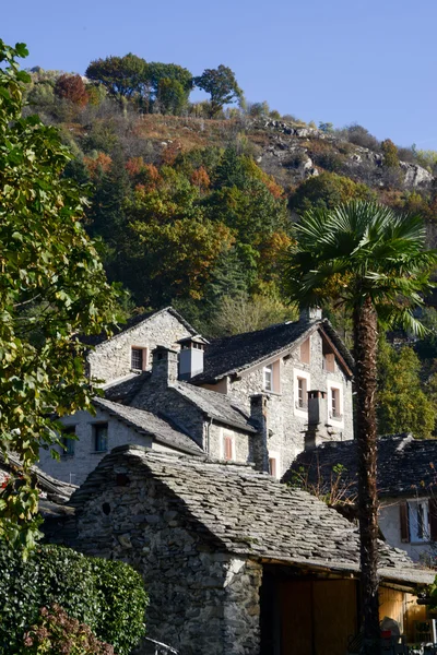 Il borgo rurale di Verscio — Foto Stock