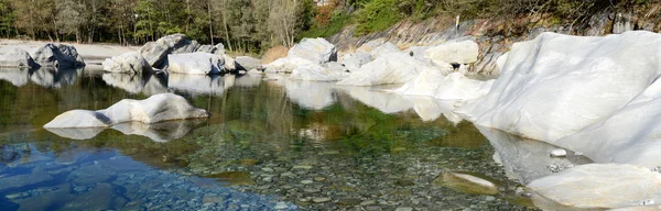 Fiume Maggia a Ponte Brolla — Foto Stock