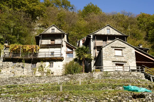 A aldeia rural de Lavertezzo — Fotografia de Stock