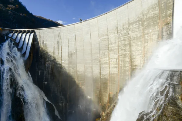 The dam of Verzasca on the italian part of Swtzerland — Stock Photo, Image