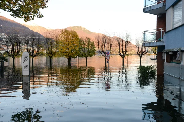 Inundation of lake Maggiore at Locarno — Stock Photo, Image