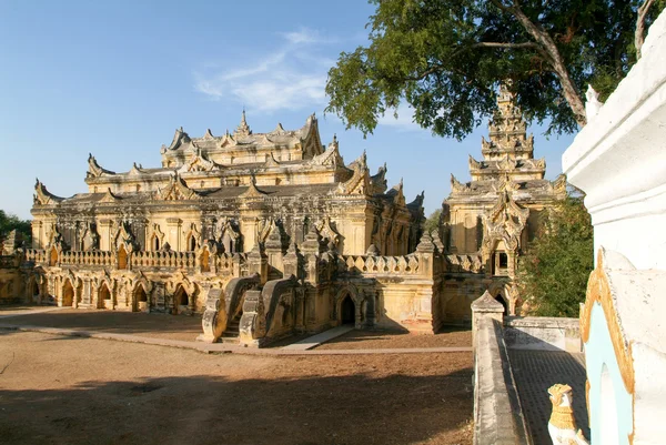 Templo de Maha Aungmye Monasterio de Bonzan en Inwa, Mandalay —  Fotos de Stock