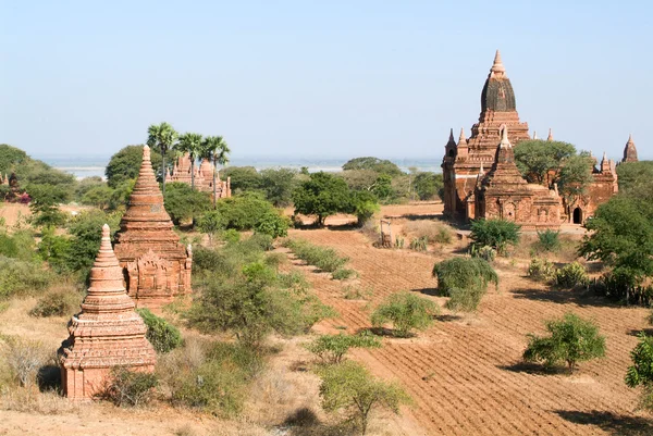 Ese templo de kyar hip en el sitio arqueológico de Bagan — Foto de Stock