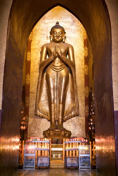 Buddha in piedi Kassapa — Foto Stock