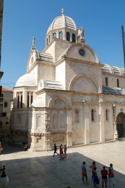 Cathedral St. James önünde yürüyüş Pepole