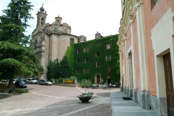 Den i byn Neive i Piemonte — Stockfoto