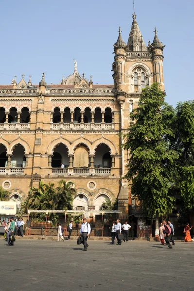 Chhatrapati Shivaji τέρμα στο παρελθόν Βικτώρια σταθμός στο Mumbai — Φωτογραφία Αρχείου