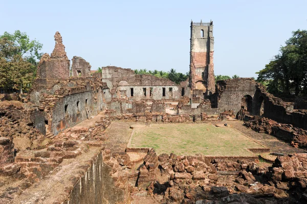 Ruinerna av St. Augustinus-kloster komplex på gamla Goa — Stockfoto