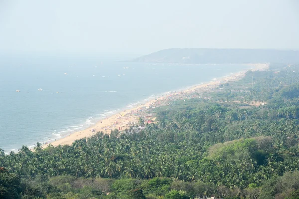 Океан на пляже Кандолима на Гоа — стоковое фото
