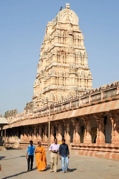 Вид на храм Шива-Вирупакша в Хампи, Индия — стоковое фото