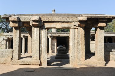 Yeraltı Shiva Tapınağı'nda Hampi