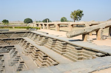 Kraliyet muhafaza tapınağın Hampi, su deposu