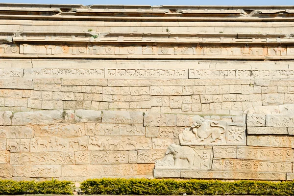 Grafika Basrelief Royal Enclosure świątyni w Hampi — Zdjęcie stockowe