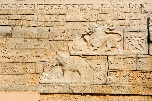 Opera d'arte in bassorilievo del tempio della recinzione reale di Hampi — Foto Stock