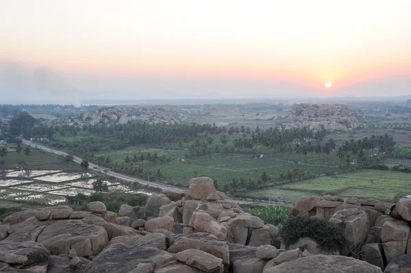 Západ slunce z Malayavanta kopce do Hampi — Stock fotografie