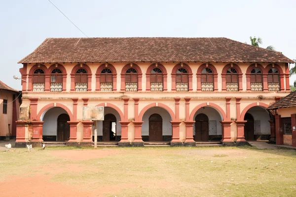 Escola secundária de Santa Cruz em Fort Cochin na Índia — Fotografia de Stock