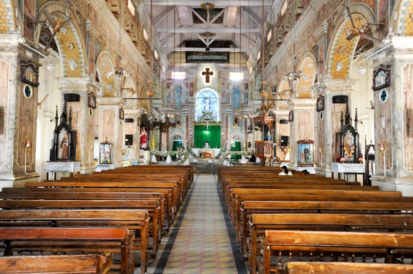 El interior de la Catedral de Santa Cruz — Foto de Stock