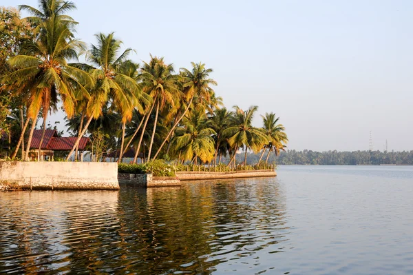 De kust van de backwaters op Kollam — Stockfoto