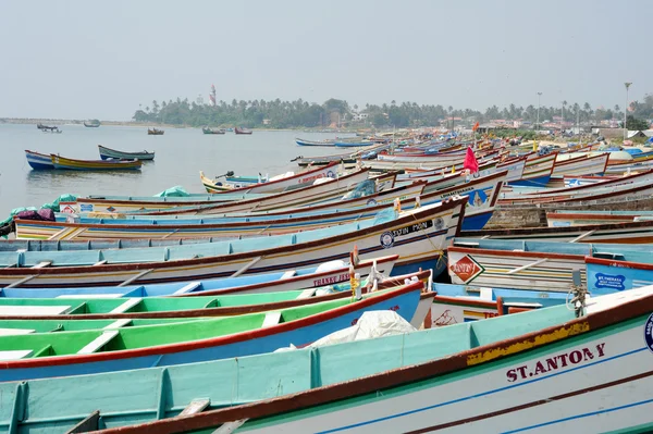 Balıkçı tekneleri Kollam beach üzerinde — Stok fotoğraf