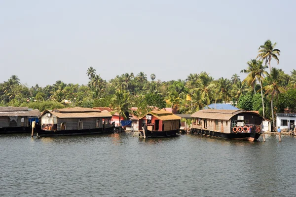 Traditional Indian houseboat — Stock Photo, Image