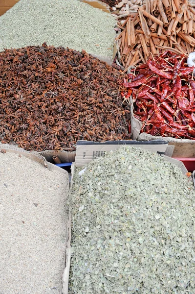 Indian spices at the market — Stock Photo, Image