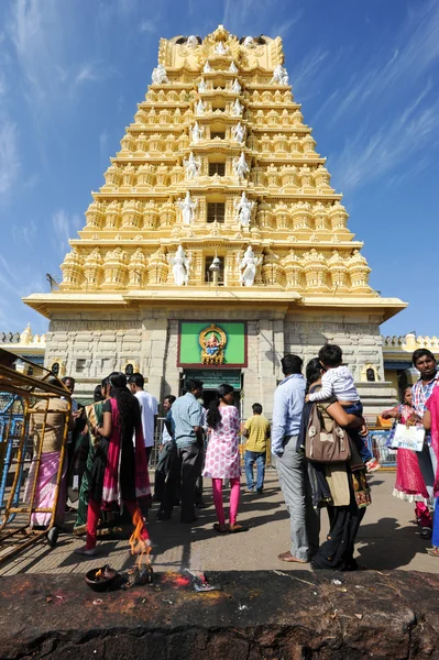 Šrí Chamundeswari chrám na vrcholu Chamundi Hill — Stock fotografie