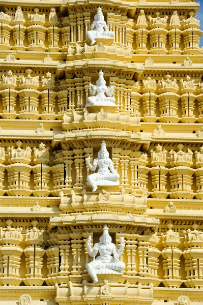 Sri Chamundeswari templet på toppen av Chamundi kulle — Stockfoto