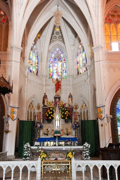 Los interiores de la Catedral de Santa Filomena en Mysore — Foto de Stock