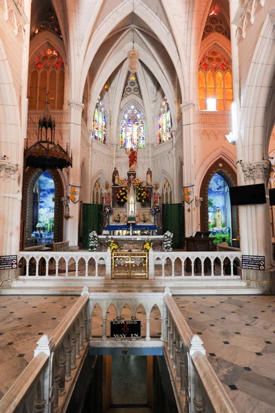 Innenräume der Kathedrale St. Philomena in Mysore — Stockfoto