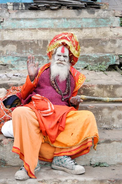Szent ember: Varanasi pózol — Stock Fotó