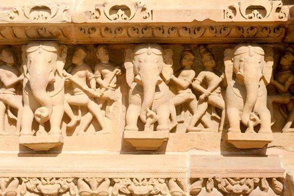 Detalhe da obra de arte nos templos de Khajuraho — Fotografia de Stock