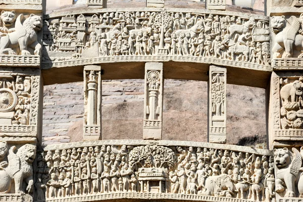 Detalhe do portão no Grande Stupa Budista em Sanchi, Índia — Fotografia de Stock